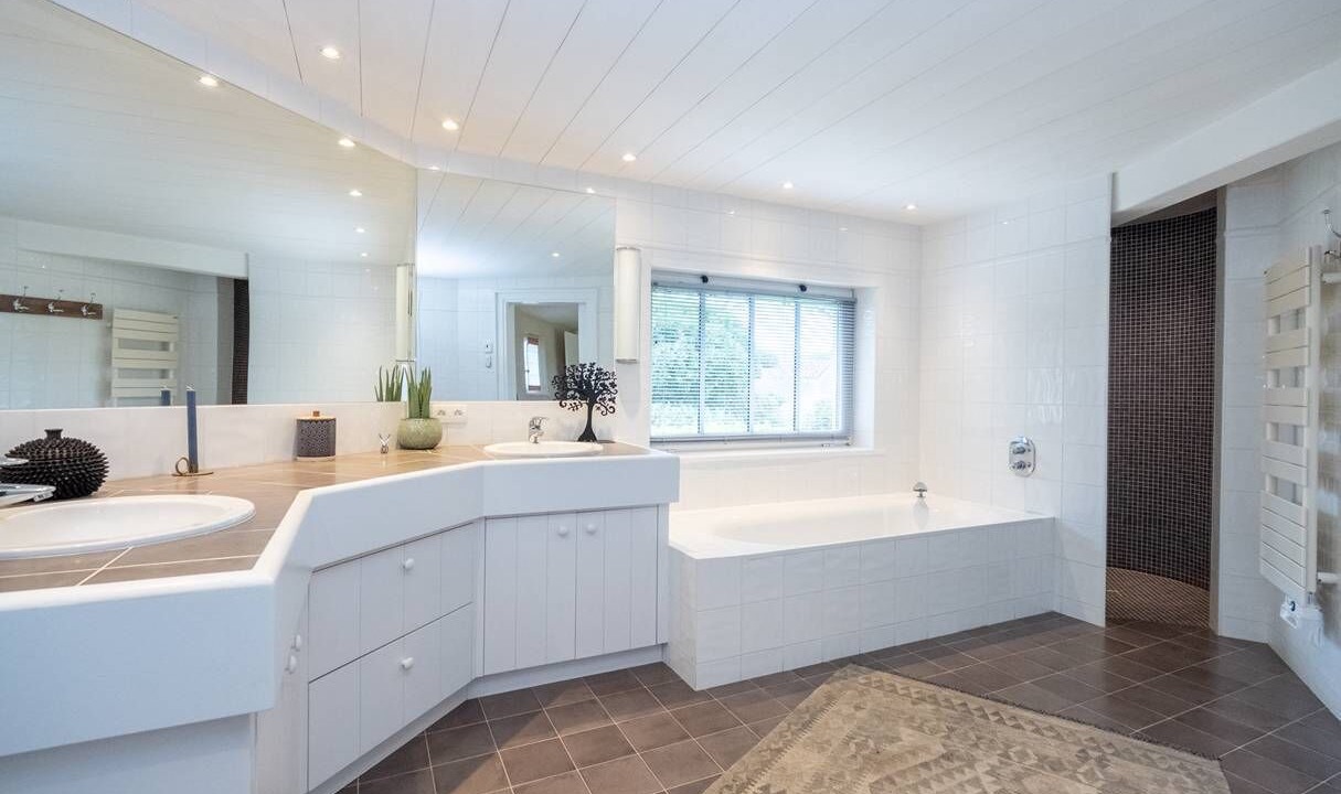 Photo of Bathroom in Le Bois-Plage-en-Re