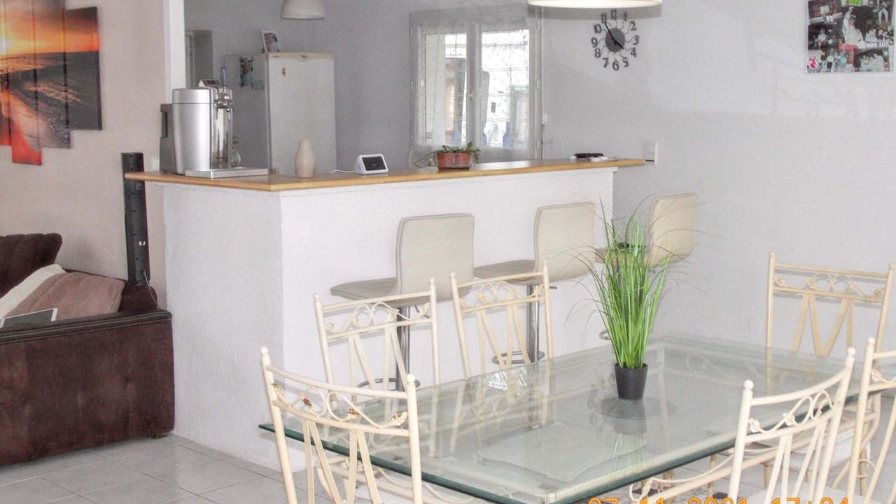 Photo of Livingroom in Angoume