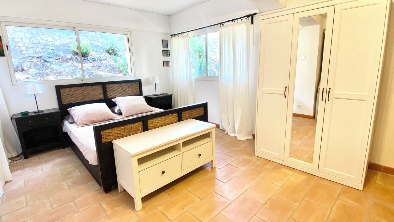 Photo of Bedroom in Roquefort-les-Pins