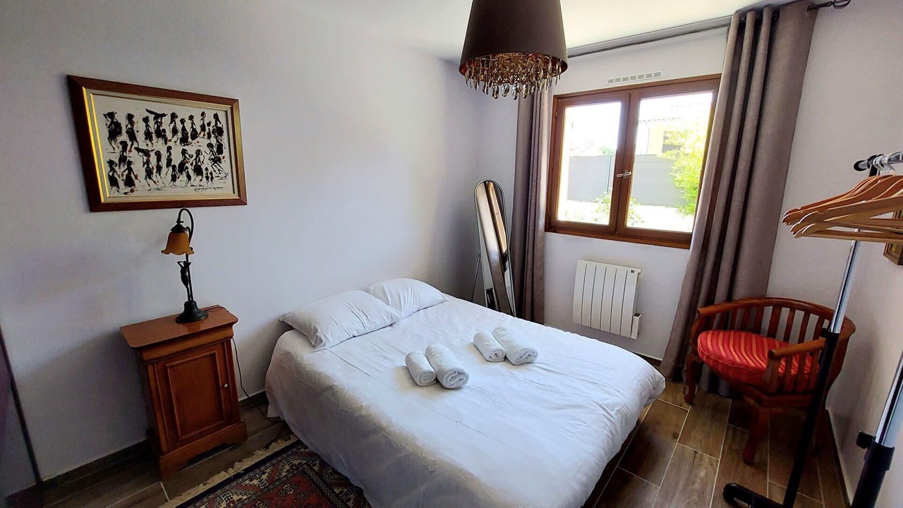 Photo of Bedroom in Lanton