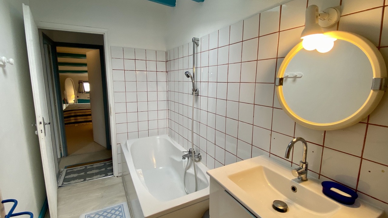 Photo of Bathroom in La Couarde-sur-Mer