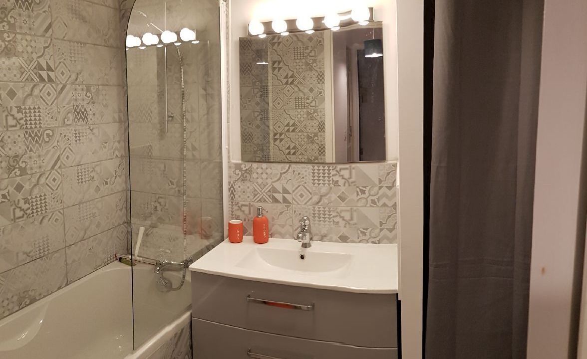 Photo of Bathroom in Sainte-Maxime City Centre