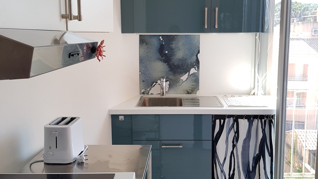 Photo of Kitchen in Sainte-Maxime City Centre