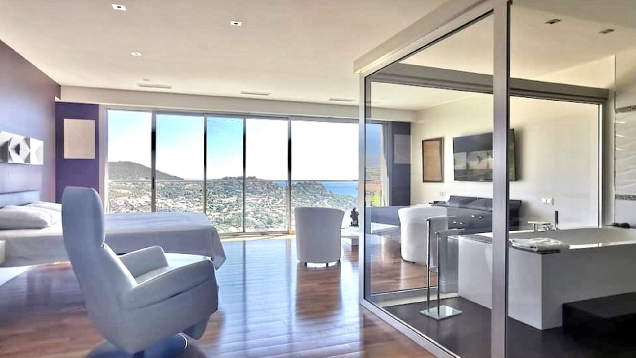 Photo of Bedroom in Espero-Pax