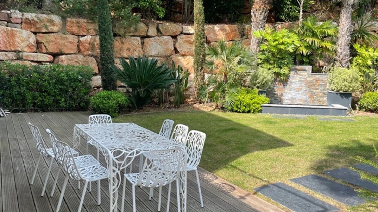 Photo of Outdoor in Espero-Pax