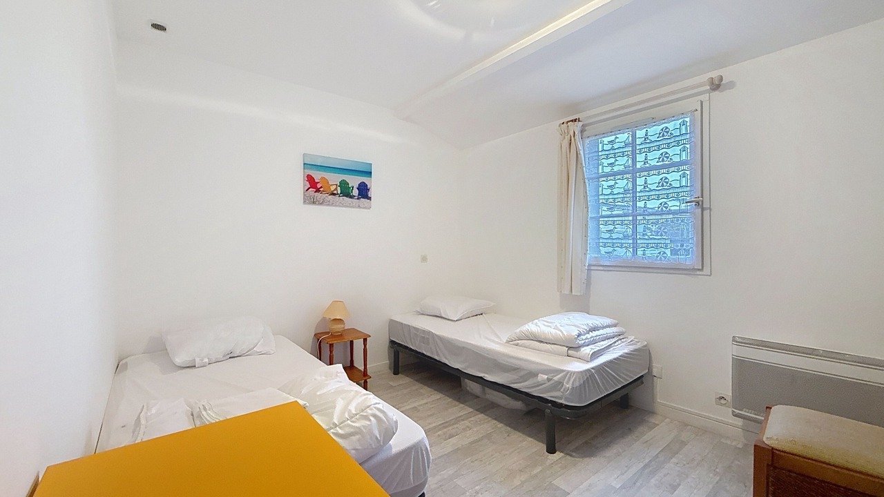 Photo of Bedroom in Domino