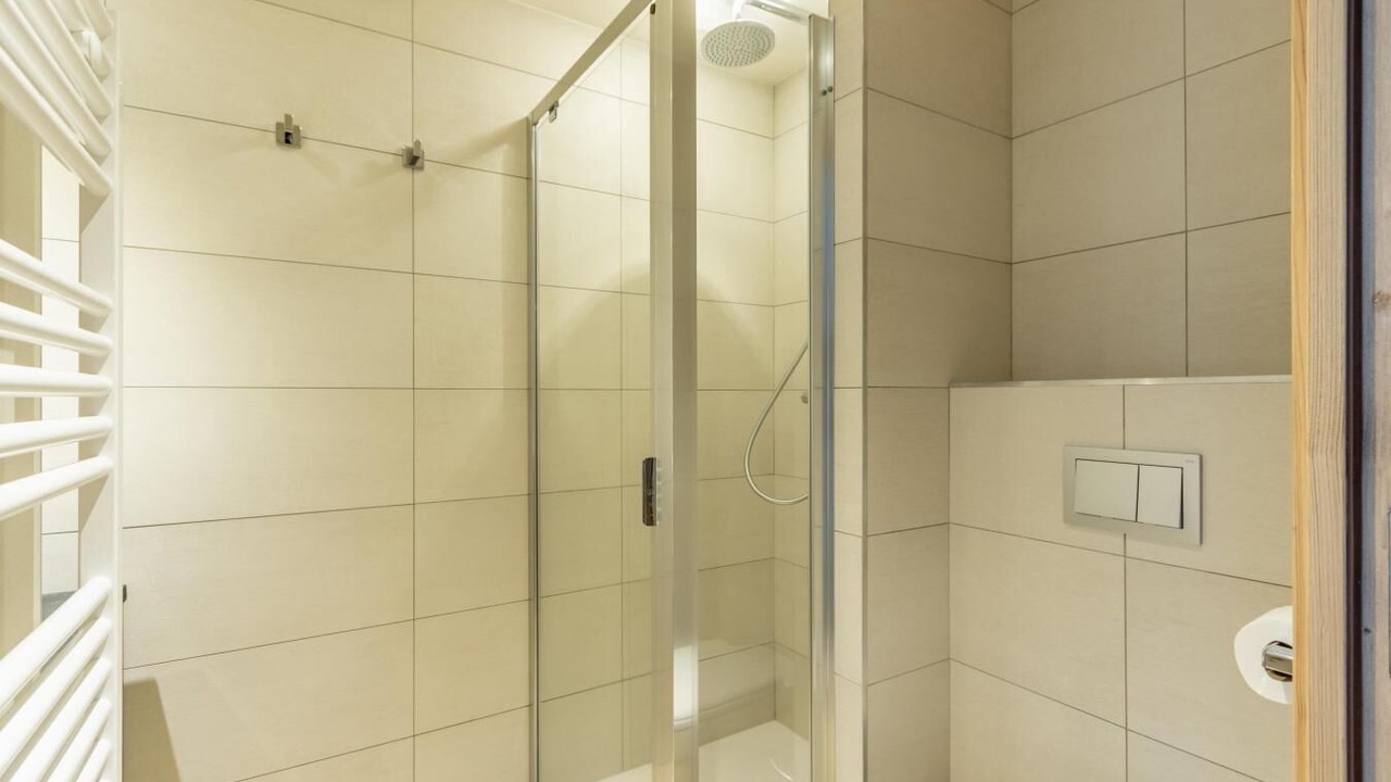Photo of Bathroom in Arc-1600