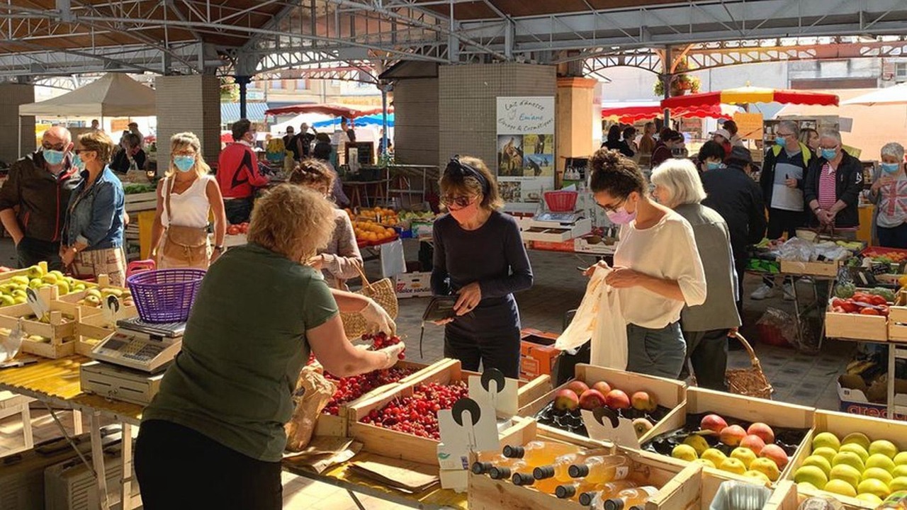 Photo of Others in Valence