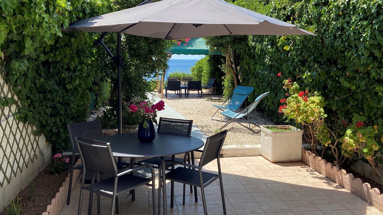 Photo of Outdoor in Antheor