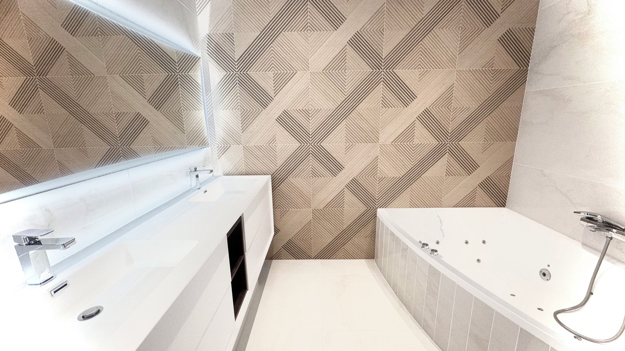 Photo of Bathroom in Biot