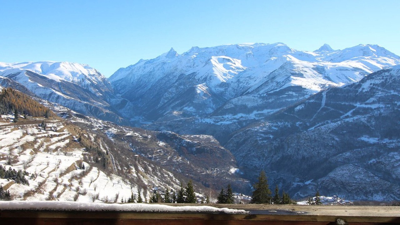Photo of Outdoor in Auris