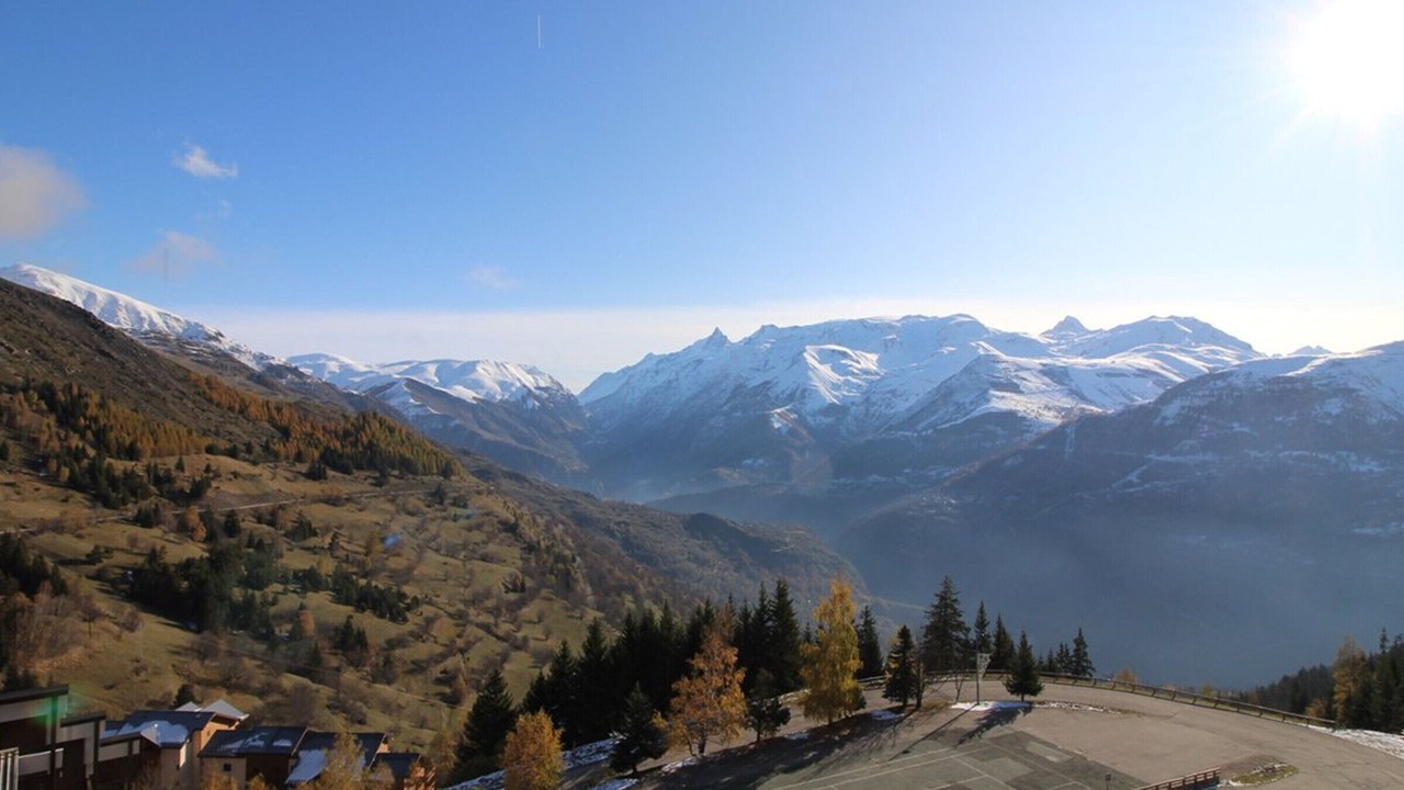 Photo of Outdoor in Auris
