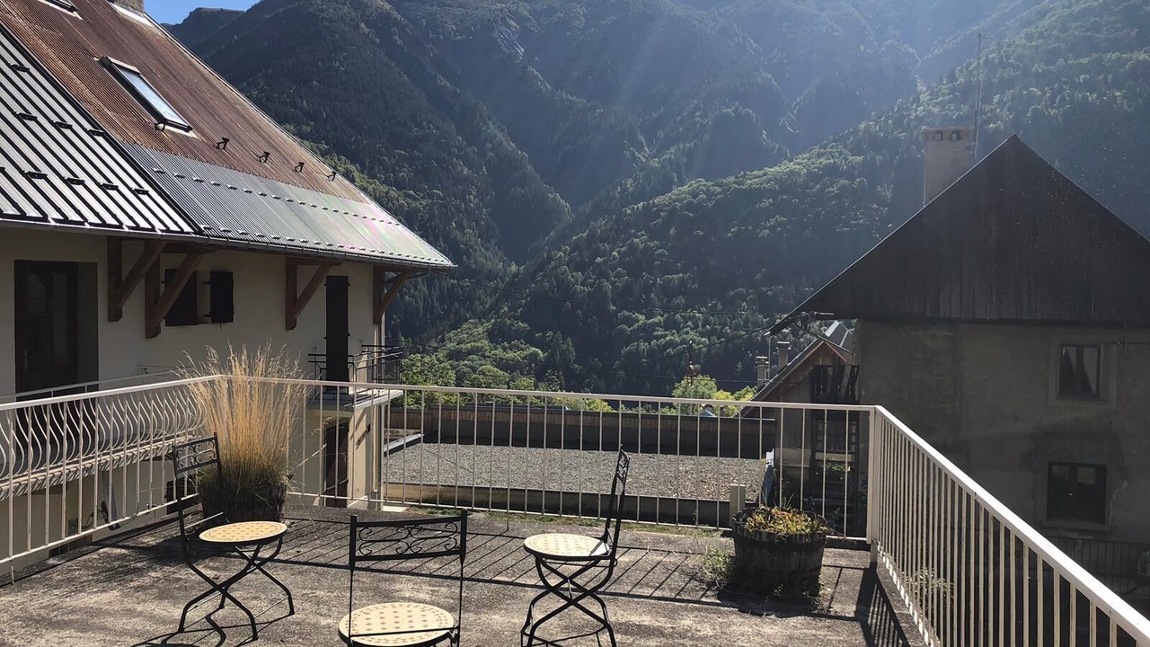 Photo of Patio Balcony in Saint-Colomban-des-Villards
