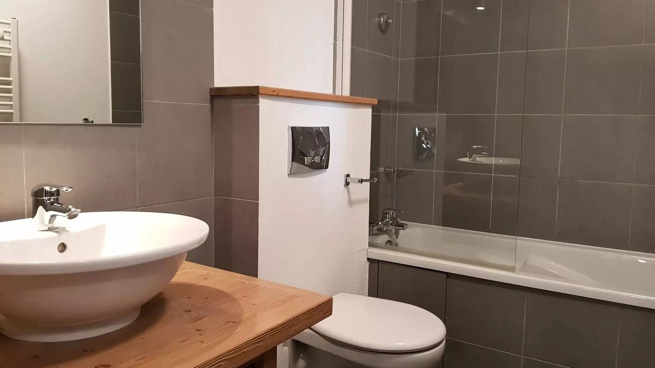 Photo of Bathroom in Arc-1600