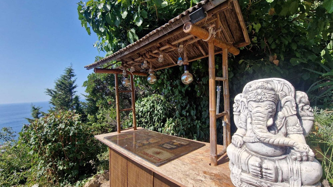 Photo of Outdoor in Antheor