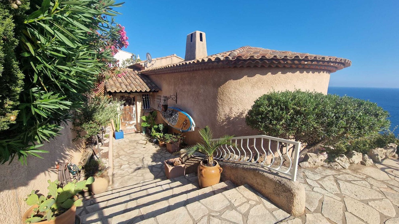 Photo of Outdoor in Antheor