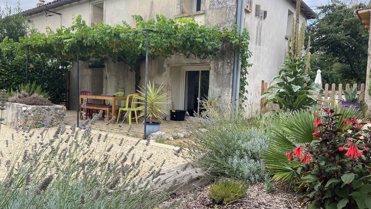 Photo of Patio Balcony in Chadenac
