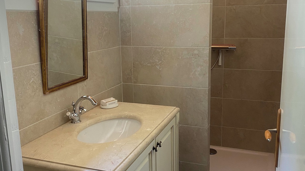 Photo of Bathroom in Andon