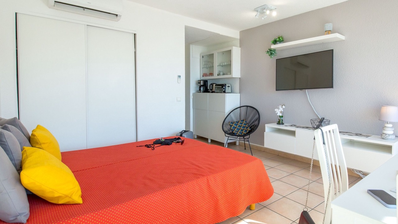 Photo of Bedroom in Saint-Raphael