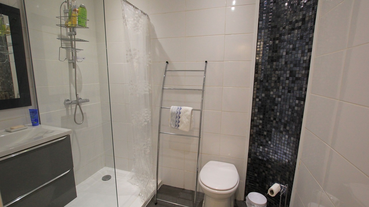 Photo of Bathroom in Vernier