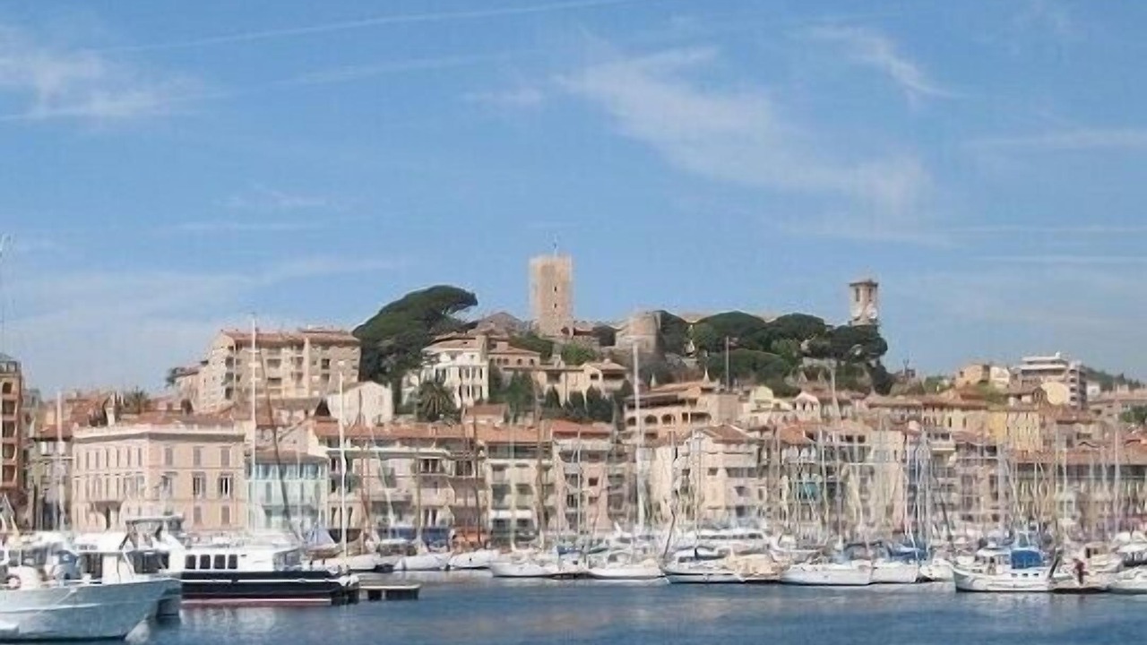 Photo of Others in Cannes Old Town