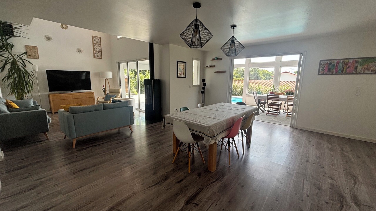 Photo of Livingroom in Arbonne