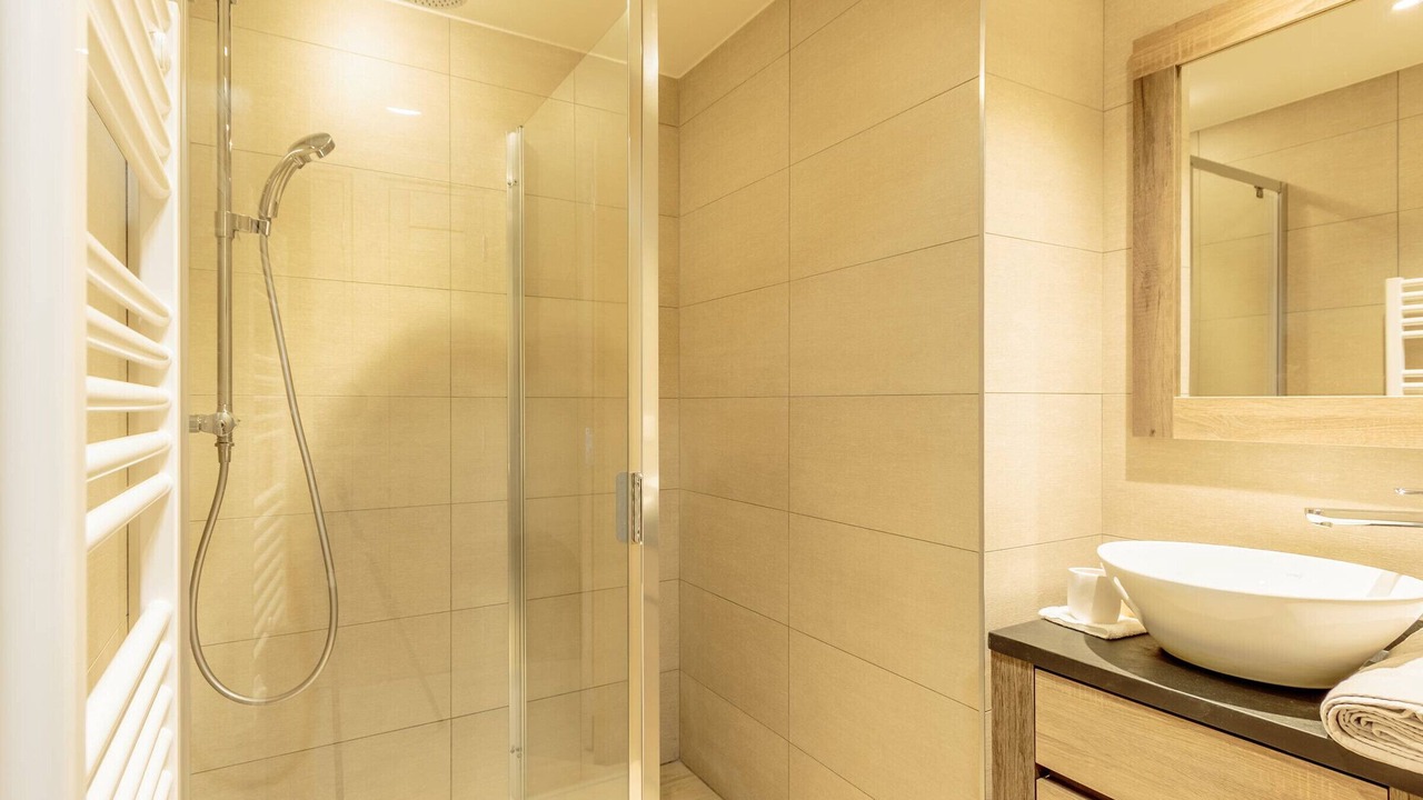 Photo of Bathroom in Arc-1600