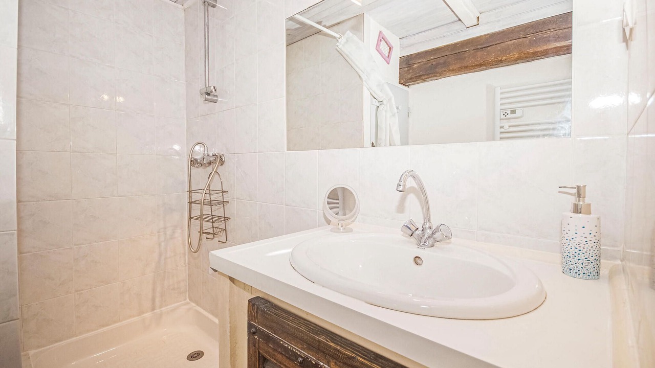 Photo of Bathroom in Andon