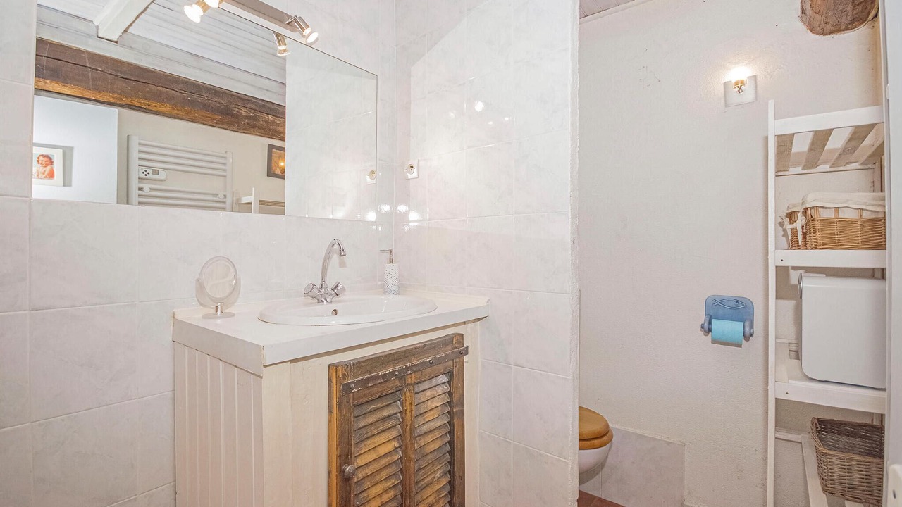 Photo of Bathroom in Andon