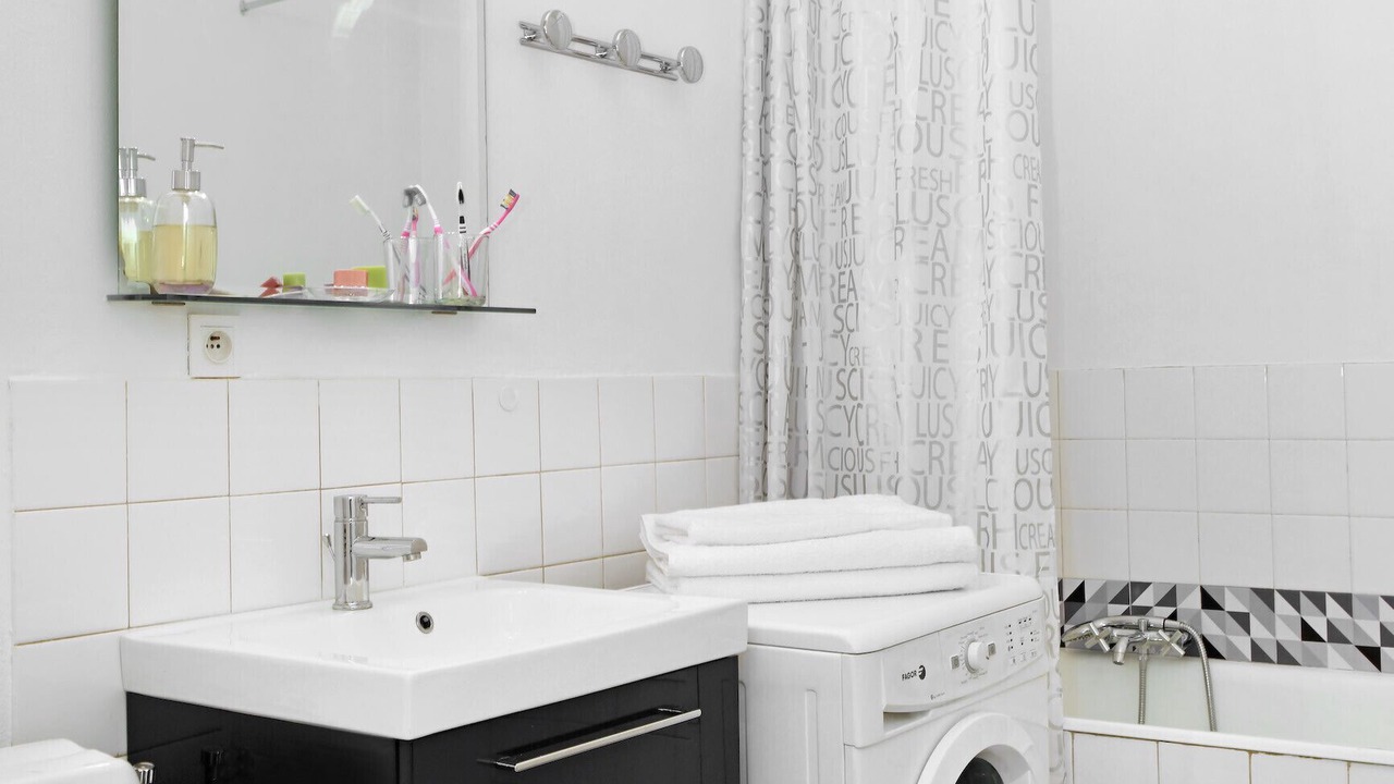 Photo of Bathroom in Cessenaz