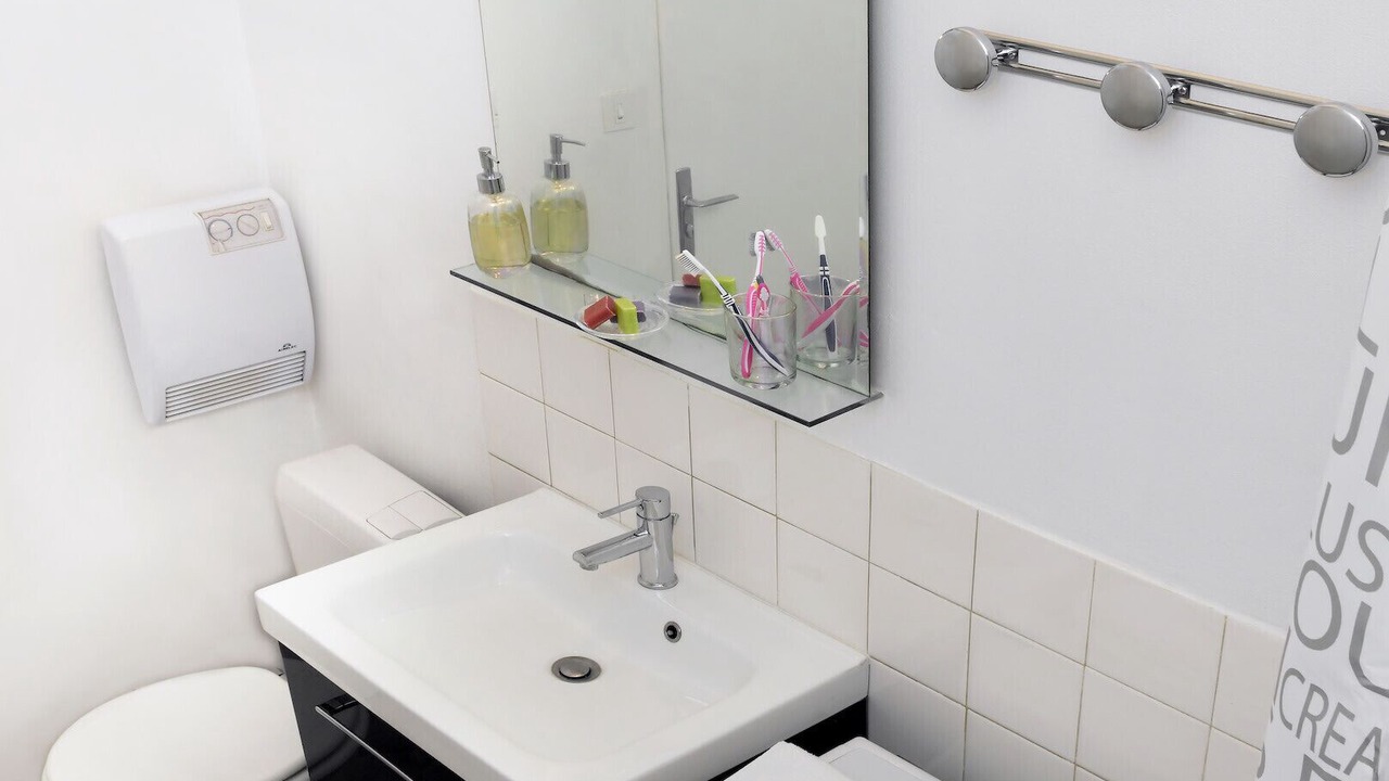 Photo of Bathroom in Cessenaz