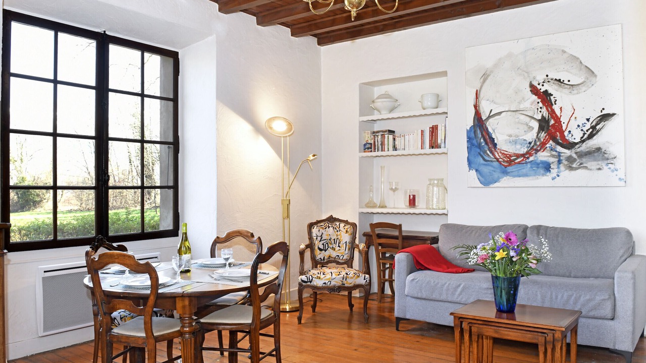 Photo of Livingroom in Cessenaz