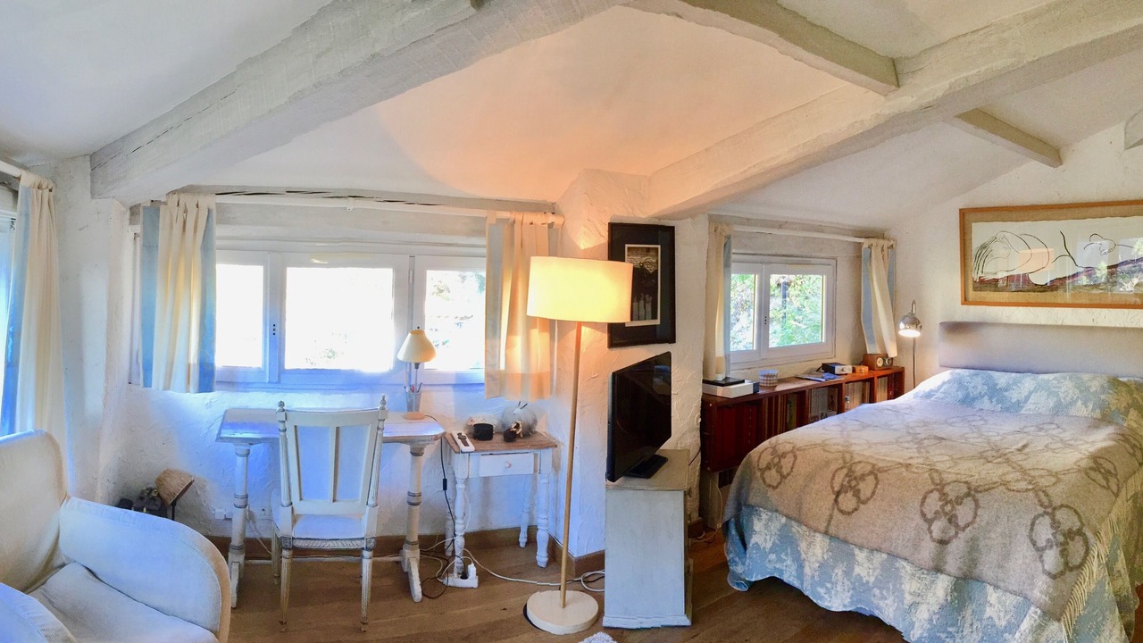 Photo of Bedroom in Castillon