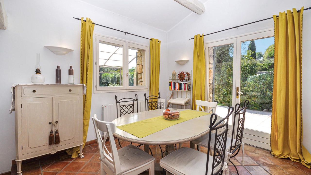 Photo of Bedroom in Saint-Jacques