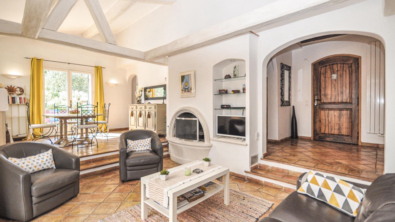 Photo of Bedroom in Saint-Jacques