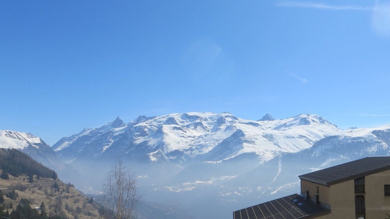 Photo of Outdoor in Auris