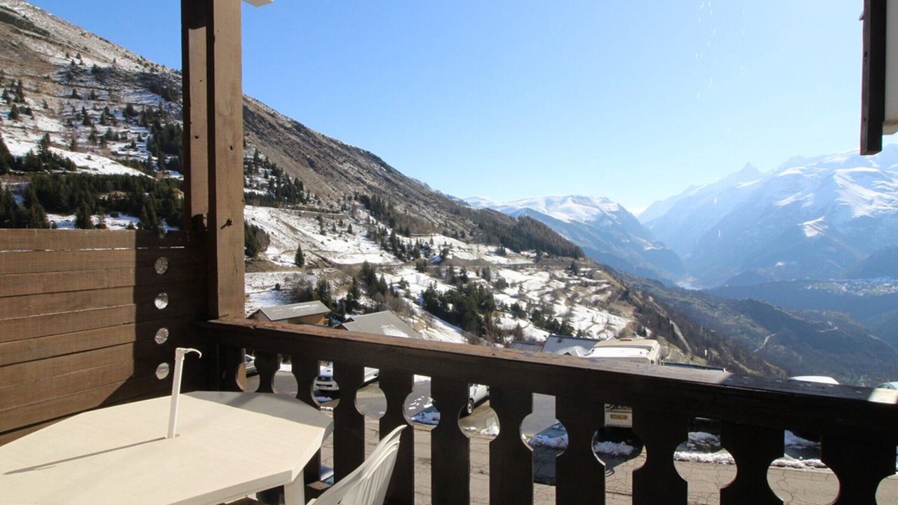 Photo of Outdoor in Auris