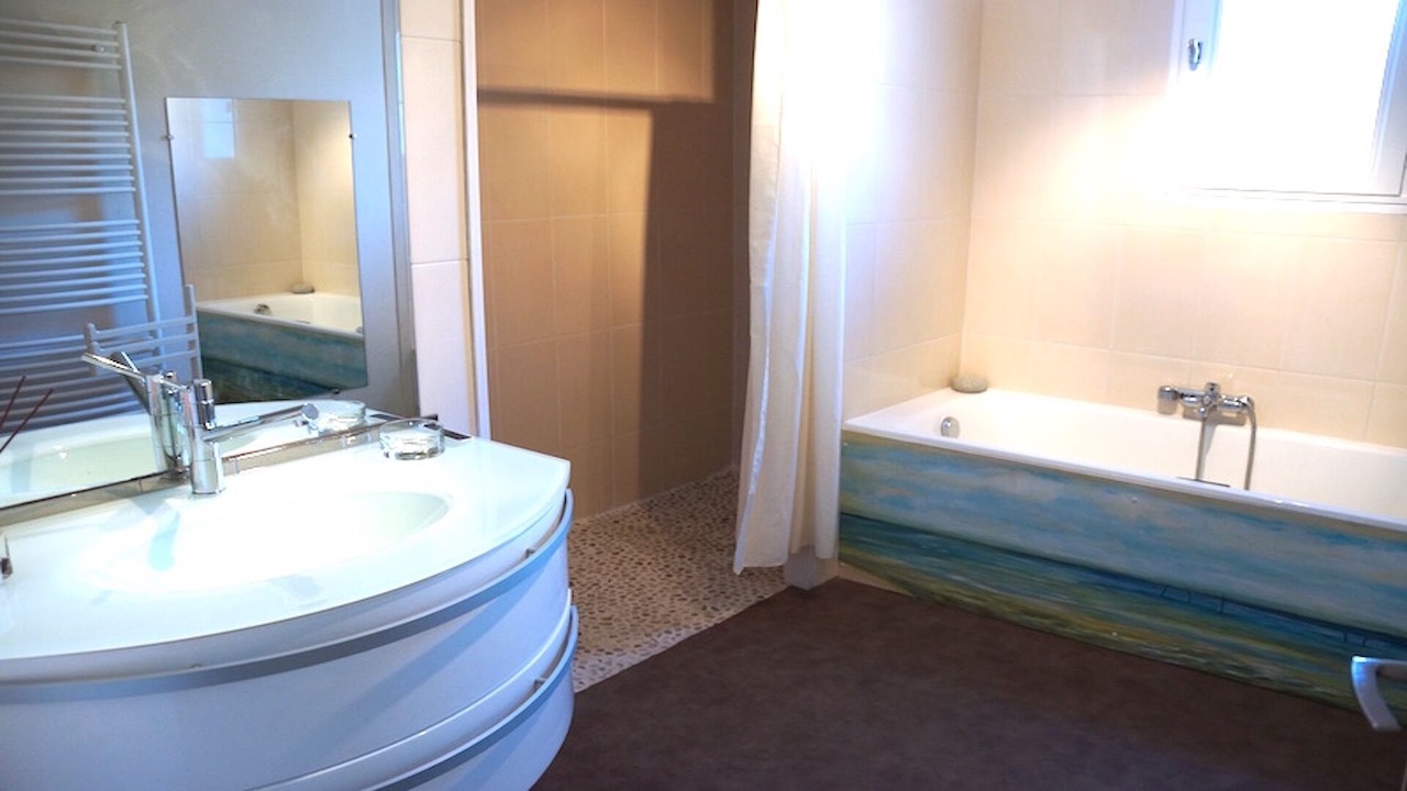 Photo of Bathroom in Gujan-Mestras