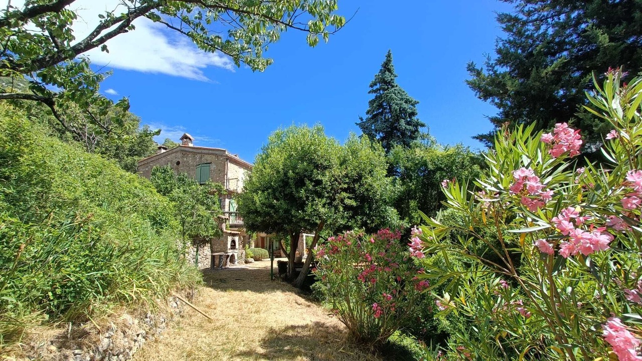 Photo of Outdoor in Escragnolles