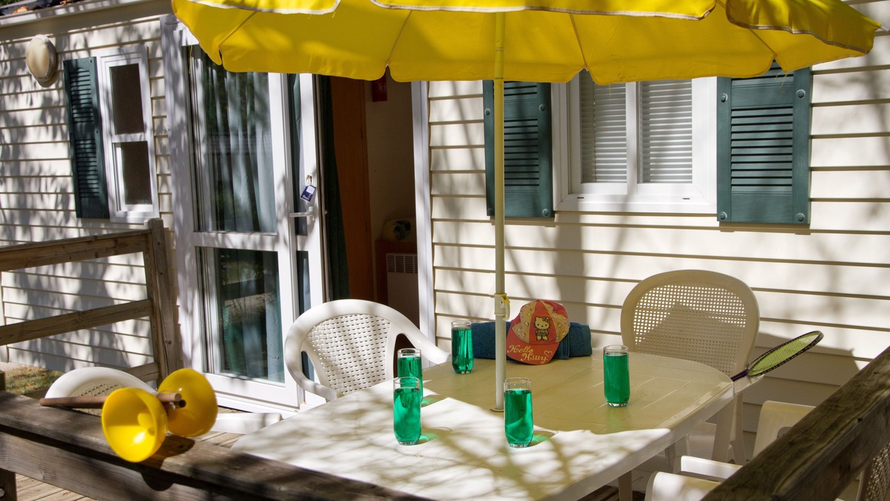 Photo of Patio Balcony in Petit-Palais-et-Cornemps
