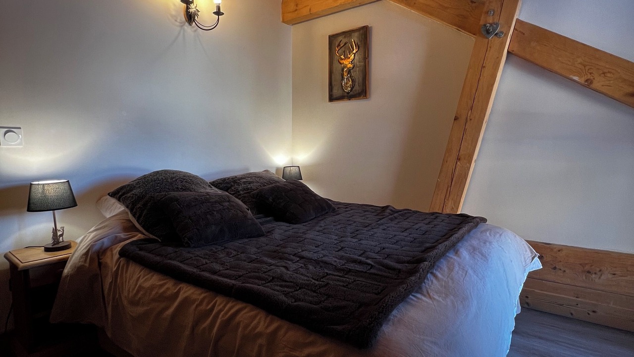 Photo of Bedroom in Albiez-Montrond