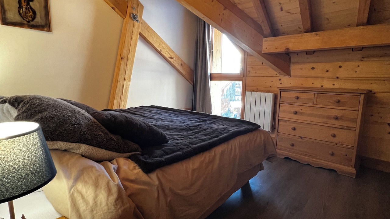 Photo of Bedroom in Albiez-Montrond