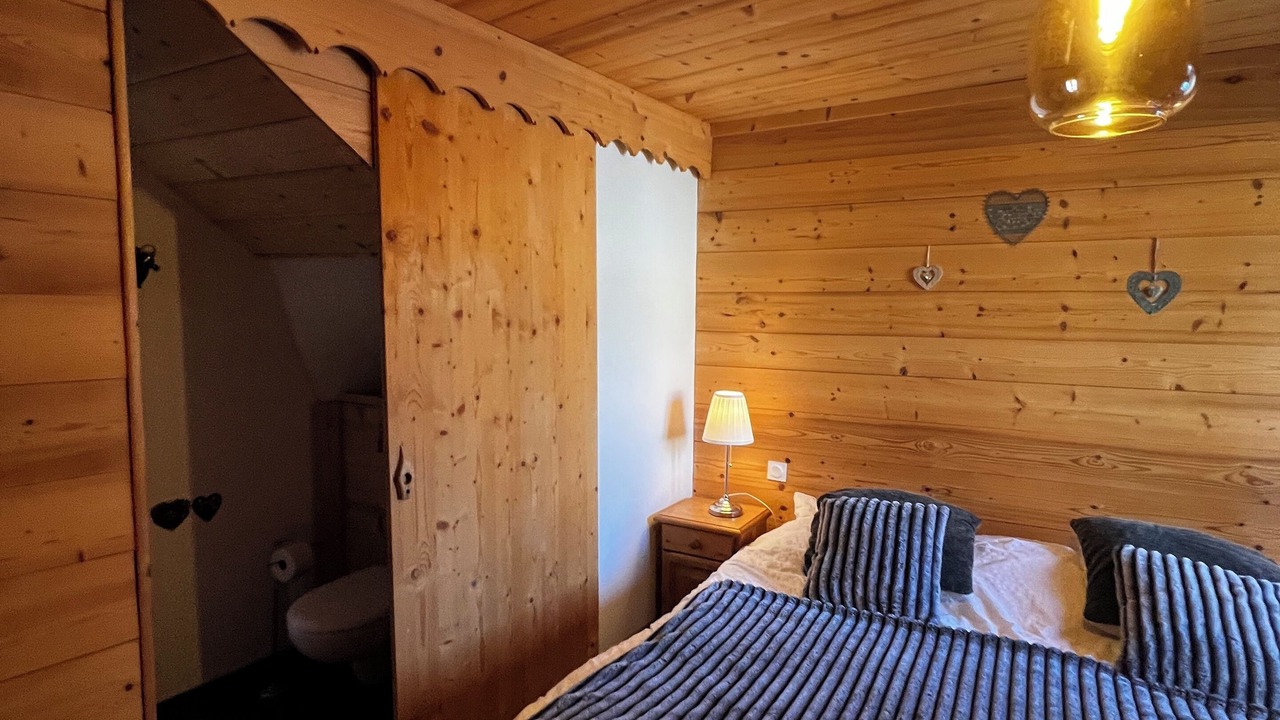 Photo of Bedroom in Albiez-Montrond