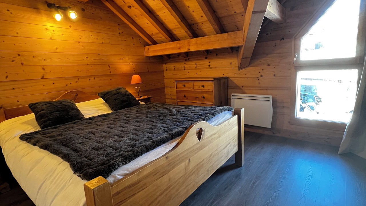 Photo of Bedroom in Albiez-Montrond