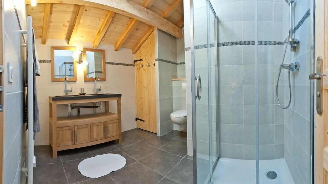 Photo of Bathroom in Albiez-Montrond