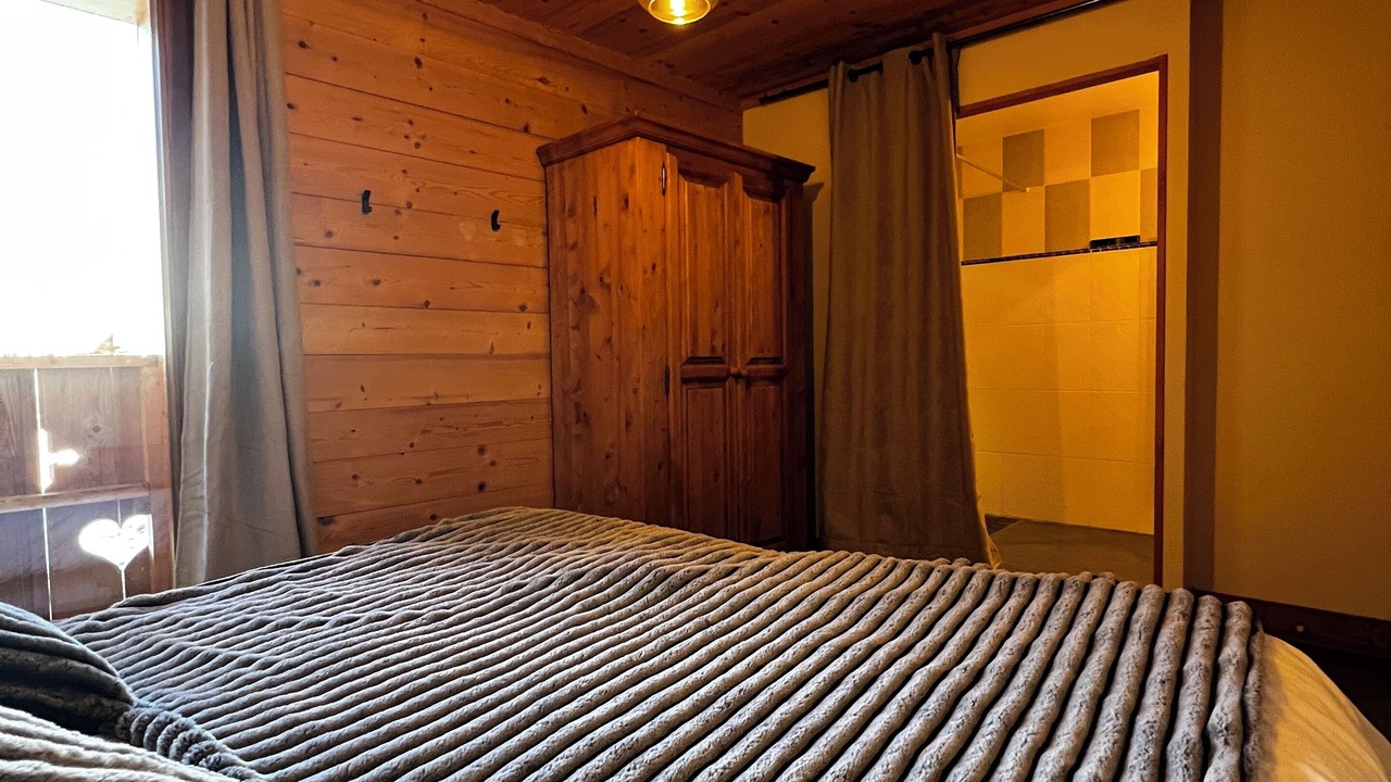 Photo of Bedroom in Albiez-Montrond