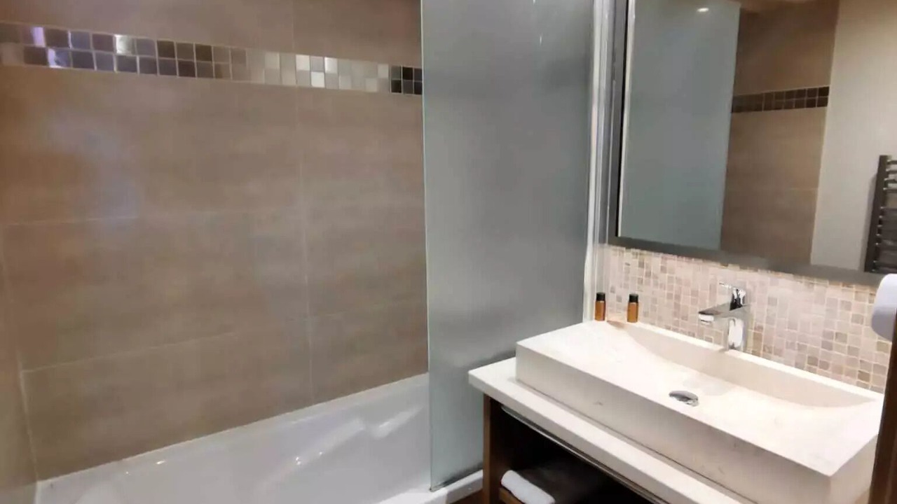 Photo of Bathroom in Arc-2000