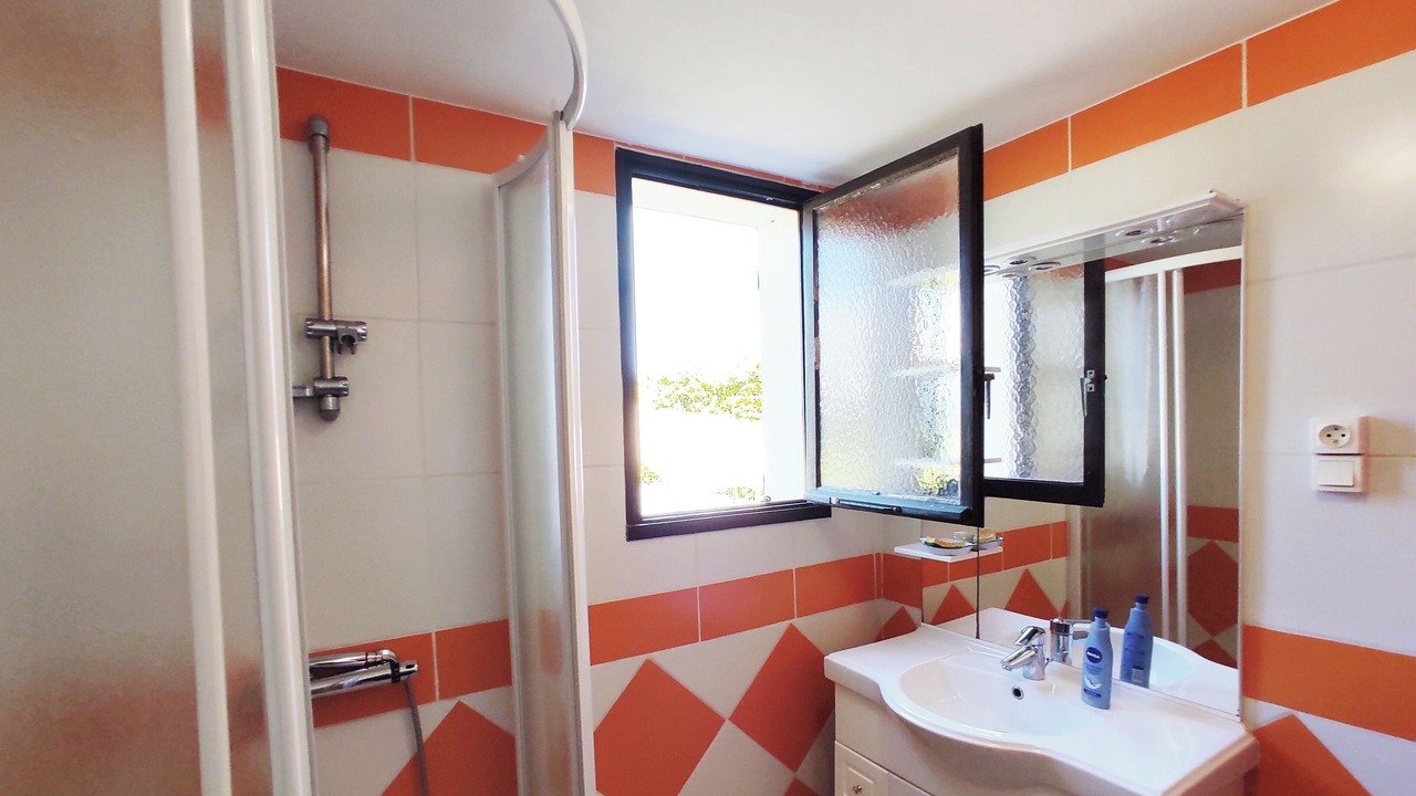 Photo of Bathroom in Saint-Gilles-Croix-de-Vie
