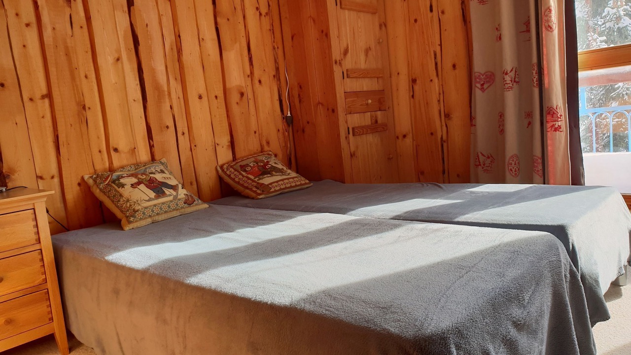 Photo of Bedroom in Arc-1800