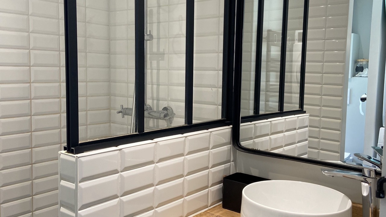 Photo of Bathroom in Domino